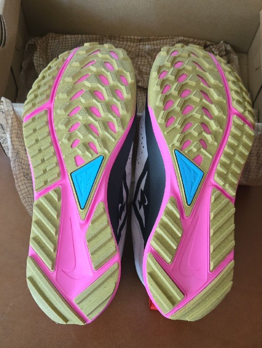 Nike React Pegasus Trail 4 - NEW - Picture 2 of 4